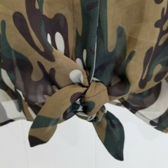 TORRID SEMI SHEER CAMO TIE FRONT BUTTON DOWN NWT 4 - Picture 4 of 7